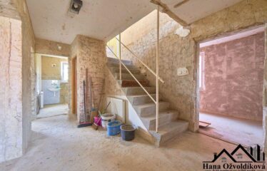 PRODÁNO- Prodej rodinného domu 5+1 v Knínicích