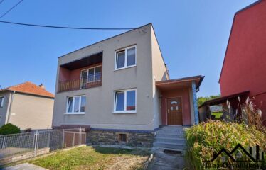 PRODÁNO- Prodej rodinného domu 5+1 v Knínicích